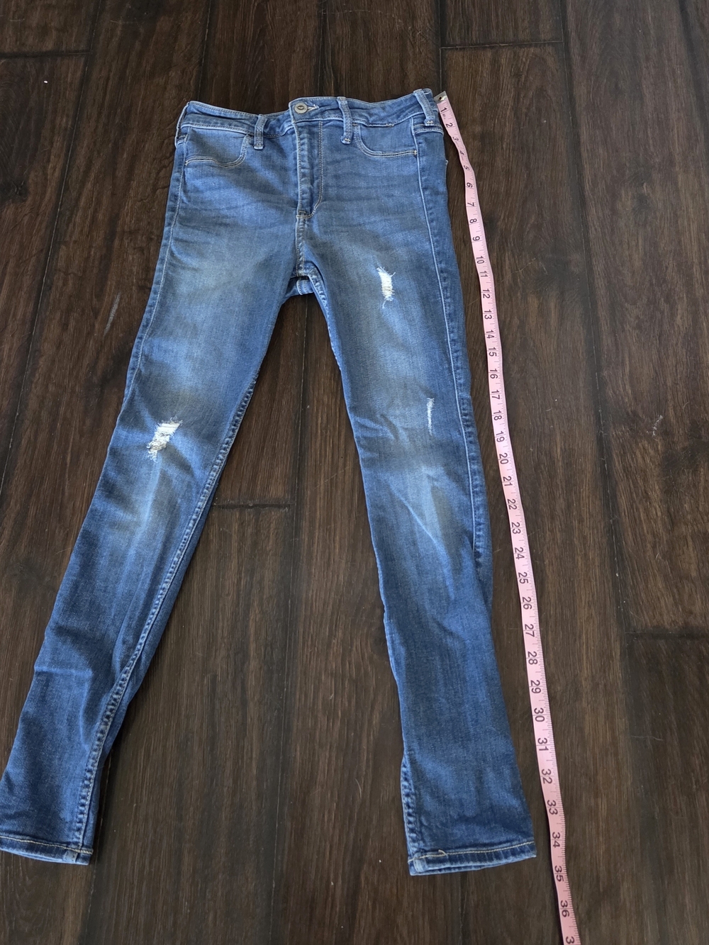 Hollister Women's Blue Stretch Jeggings with Subtle Distress - Picture 5 of 8